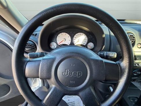 Used 2003 Jeep Liberty Sport image 11