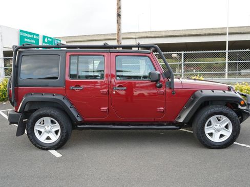 Used 2012 Jeep Wrangler Unlimited Sport image 20