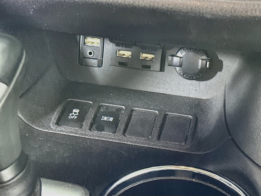 Used 2019 Toyota Highlander XLE FWD image 35