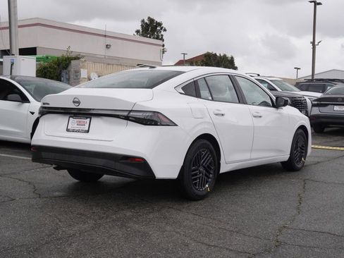 New 2026 Nissan Sentra SV FWD image 4