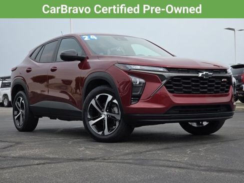 Used 2024 Chevrolet Trax RS w/ Driver Confidence Package FWD image 2