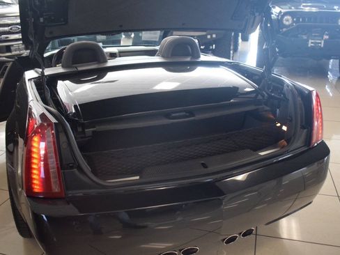 Used 2005 Cadillac XLR RWD image 35