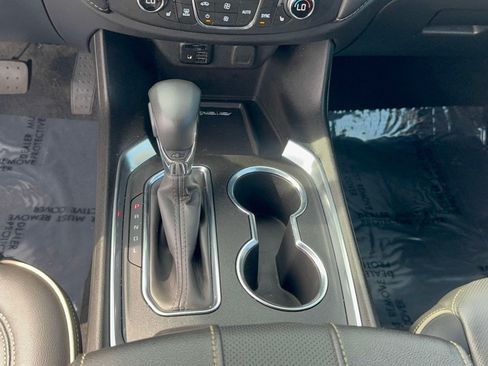 Used 2023 Chevrolet Traverse Premier FWD image 20