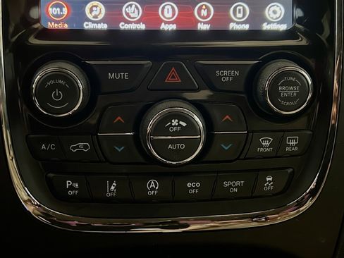 Used 2018 Dodge Durango GT w/ Technology Group RWD image 12