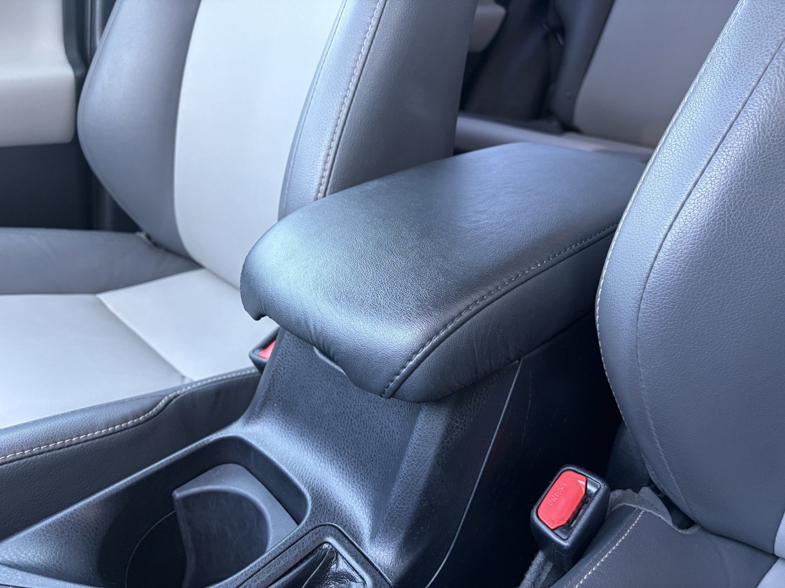 Used 2015 Toyota RAV4 Limited AWD/4WD image 21