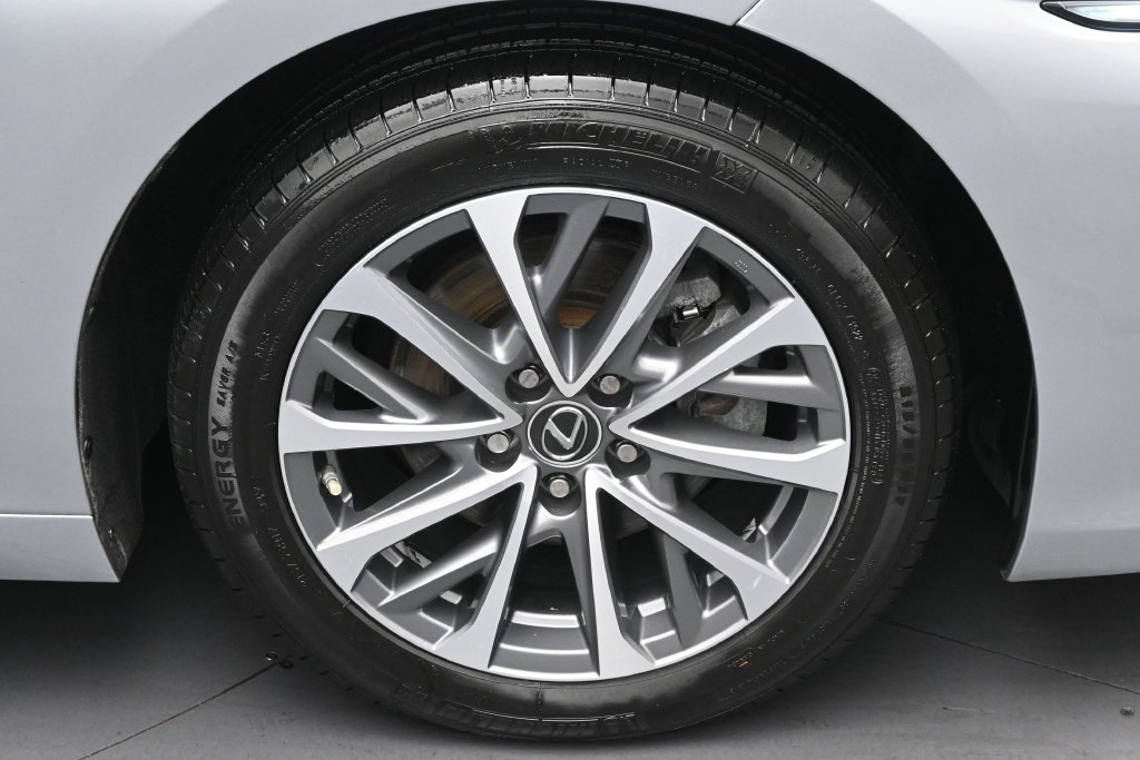 Used 2022 Lexus ES 350 w/ ES 350 Ultra Luxury Package FWD image 35