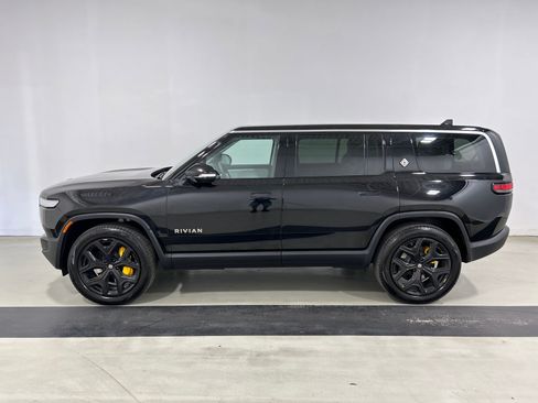 Used 2024 Rivian R1S Adventure AWD/4WD image 2