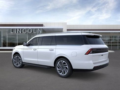 New 2026 Lincoln Navigator L Premier AWD/4WD image 4