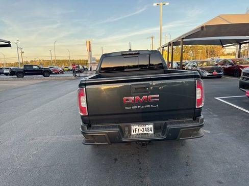 Used 2021 GMC Canyon Denali image 4