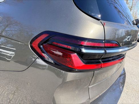 Used 2024 BMW X7 xDrive40i w/ Executive Package image 33