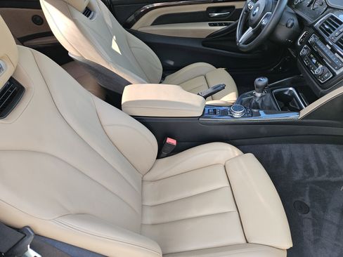 Used 2016 BMW M4 Convertible image 15