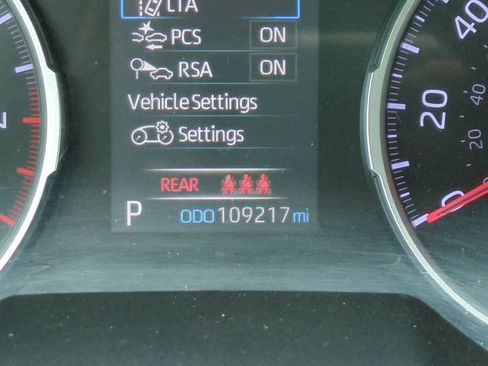 Used 2021 Toyota RAV4 LE FWD image 24