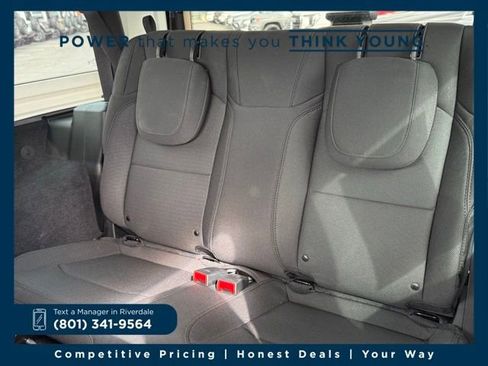Used 2023 Jeep Wrangler Sport S image 26