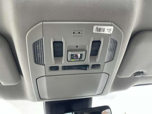 Used 2023 Toyota Highlander XLE image 33