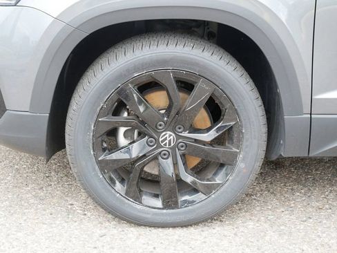 Certified 2023 Volkswagen Taos SE w/ Black Wheel Package AWD/4WD image 9
