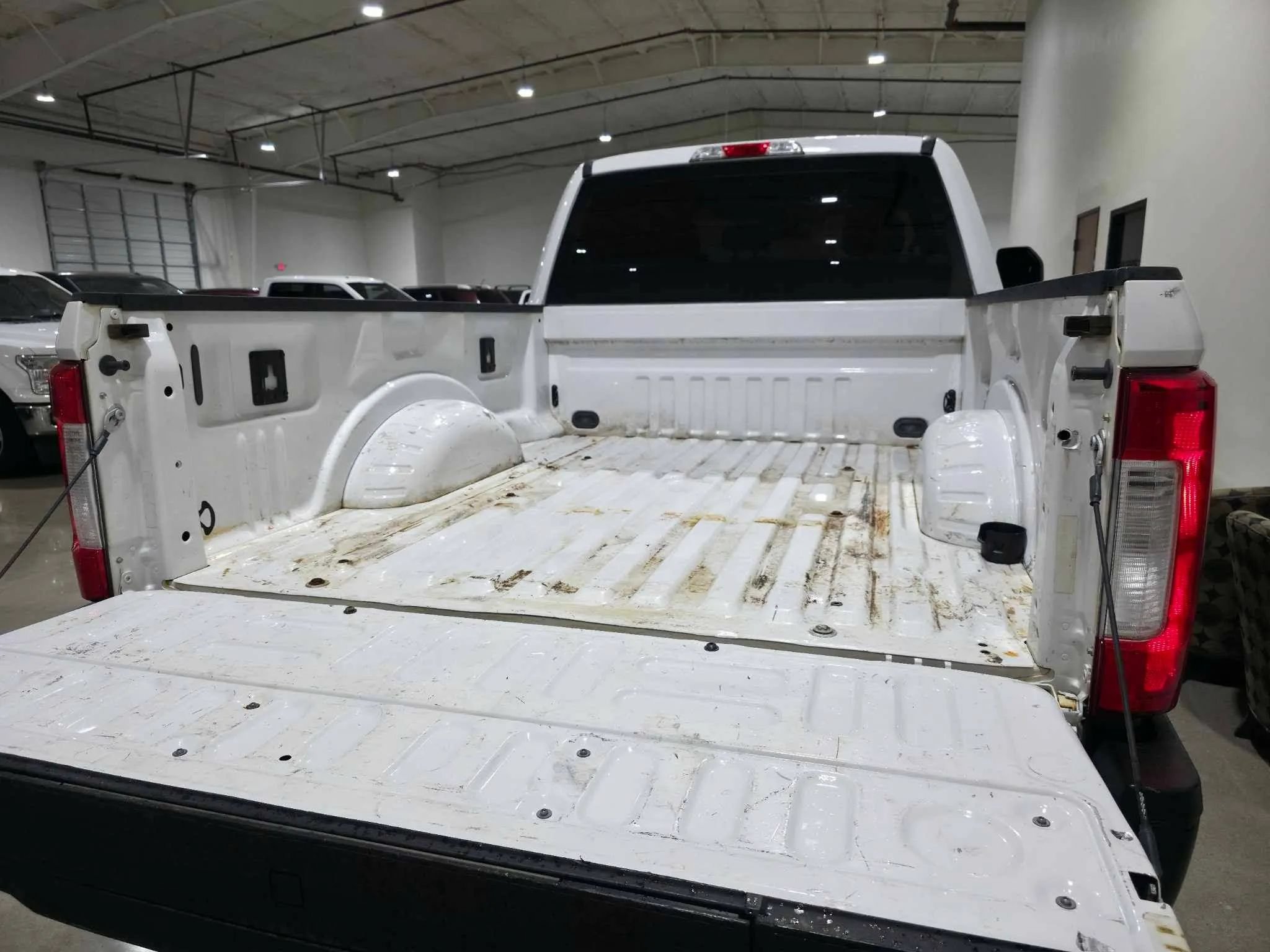 Used 2017 Ford F250 XL w/ Power Equipment Group AWD/4WD image 5