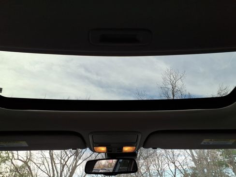 Used 2014 Honda Odyssey Touring Elite image 20