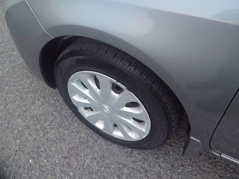 Used 2013 Nissan Versa SV w/ Convenience Pkg image 20