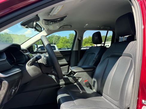 Used 2023 Jeep Grand Cherokee Laredo RWD image 22
