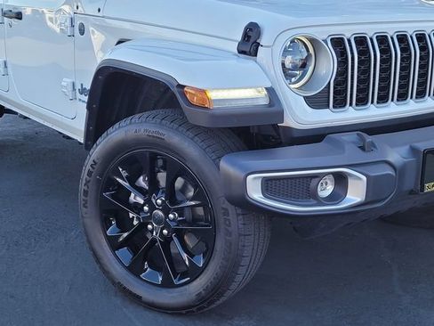 Certified 2025 Jeep Wrangler Unlimited Sahara w/ Safety Group AWD/4WD image 3