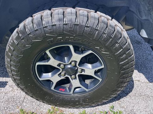 Used 2019 Jeep Wrangler Unlimited Rubicon AWD/4WD image 18