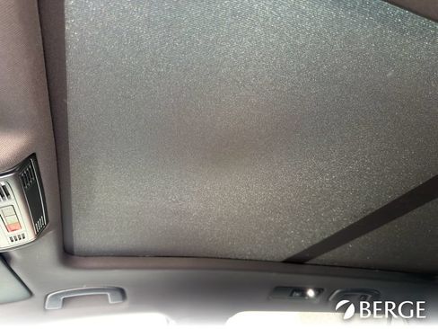 Used 2023 Volkswagen Tiguan SE R-Line FWD image 24