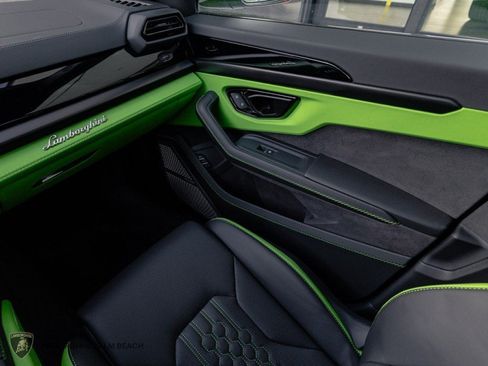 Used 2025 Lamborghini Urus SE AWD/4WD image 10