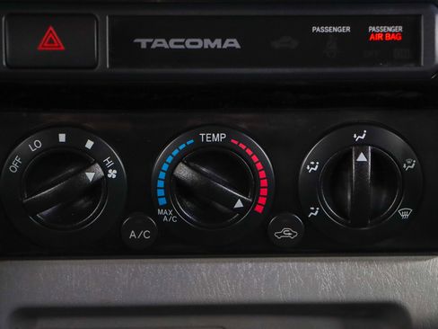 Used 2015 Toyota Tacoma 4x4 Double Cab image 21