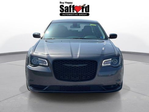 Used 2022 Chrysler 300 Touring w/ Sport Appearance Package RWD image 7