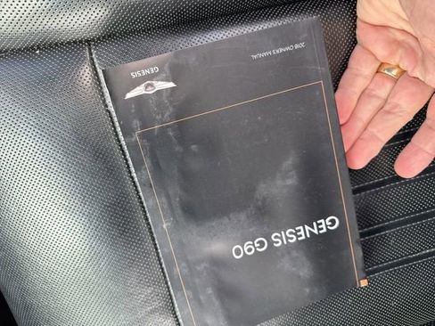Used 2018 Genesis G90 3.3T Premium image 13