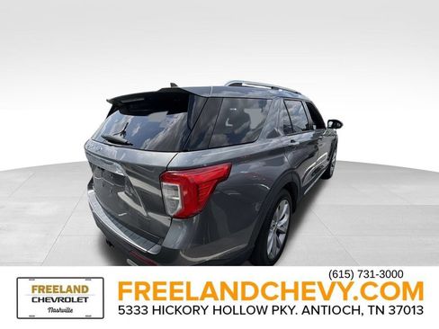 Used 2021 Ford Explorer Platinum w/ Premium Technology Package RWD image 2