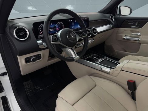 Used 2026 Mercedes-Benz GLB 250 image 4