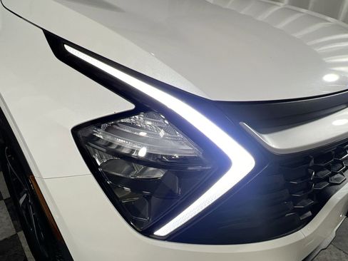 Used 2023 Kia Sportage LX image 10