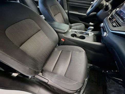 Used 2025 Nissan Altima 2.5 SV AWD/4WD image 15