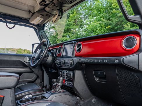 Used 2019 Jeep Wrangler Unlimited Rubicon AWD/4WD image 31
