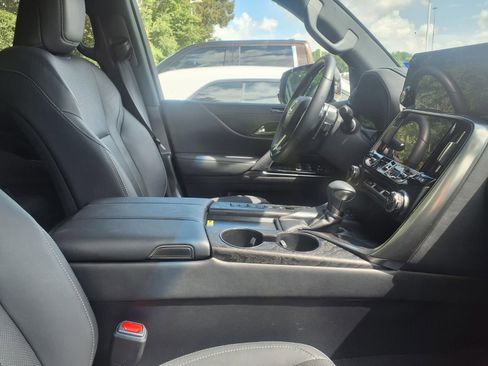 Used 2024 Lexus LX 600 4WD w/ Luxury Package image 8