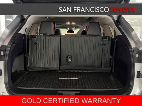 Certified 2025 Toyota Highlander XLE image 42