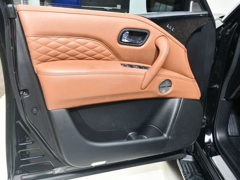 Used 2024 INFINITI QX80 Sensory w/ Cargo Package image 18