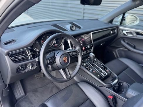 Used 2026 Porsche Macan AWD/4WD image 4