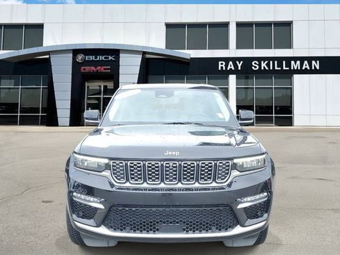 Used 2022 Jeep Grand Cherokee Summit w/ Luxury Tech Group V AWD/4WD image 2