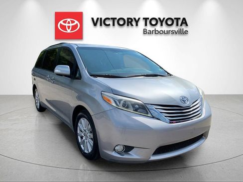 Used 2017 Toyota Sienna Limited Premium AWD/4WD image 5