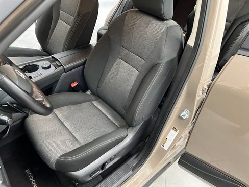 Used 2025 Nissan Rogue SV AWD/4WD image 11