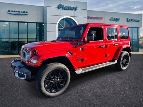 Used 2024 Jeep Wrangler Unlimited Sahara w/ Technology Group image 3