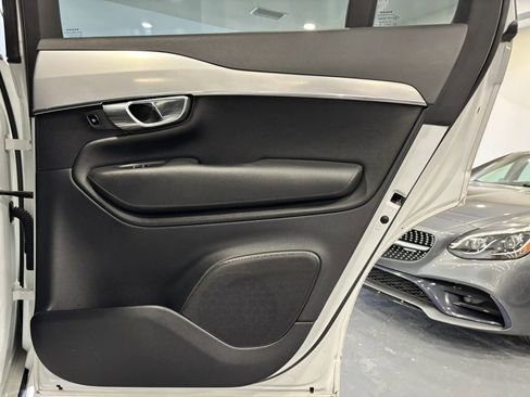 Used 2017 Volvo XC90 T5 Momentum w/ Vision Package image 47