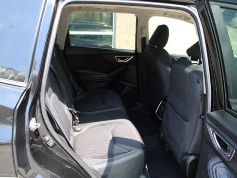 Used 2022 Subaru Forester Premium AWD/4WD image 10
