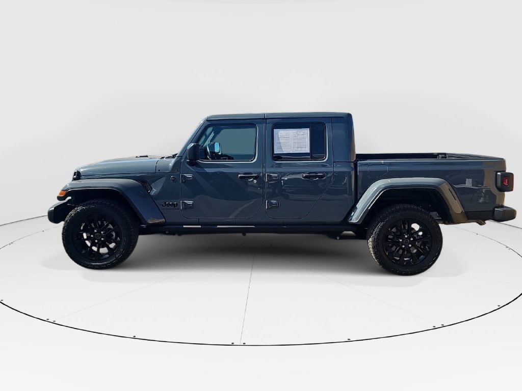 Used 2025 Jeep Gladiator Sport AWD/4WD image 6