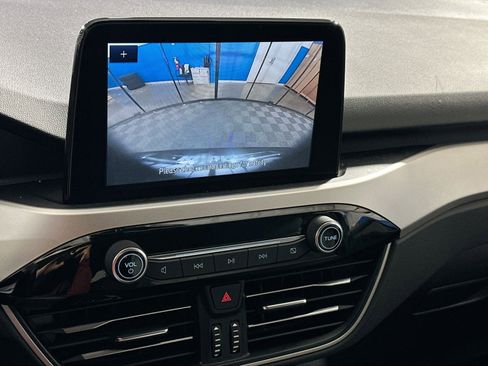 Used 2020 Ford Escape SE image 24