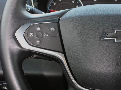 Used 2023 Chevrolet Traverse LT image 21