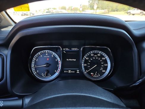 Used 2019 Nissan Titan SL w/ Midnight Edition AWD/4WD image 23