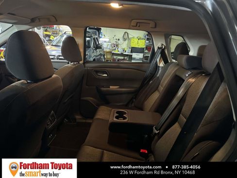 Used 2025 Nissan Rogue SV AWD/4WD image 13